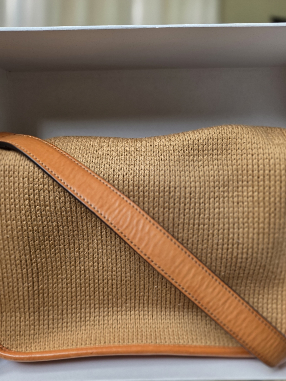Vintage Chloé Woven Shoulder Bag with Leather Trim (And Hardware Film!) - Picture 10 of 16